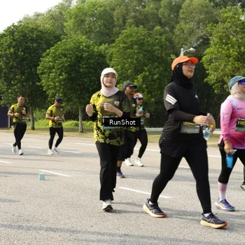 Runner Photo 6987527