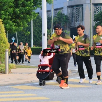 Runner Photo 6987547