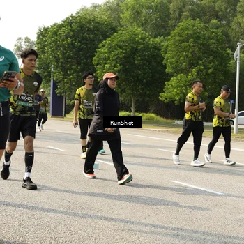 Runner Photo 6987557
