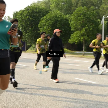 Runner Photo 6987588