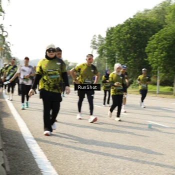 Runner Photo 6987593