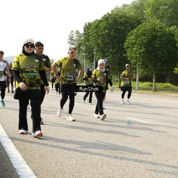 Runner Photo 6987595