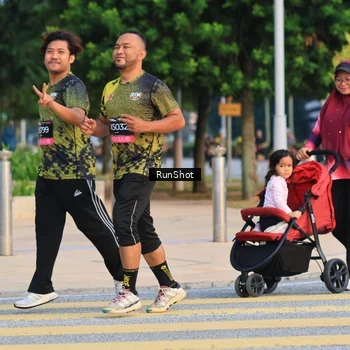 Runner Photo 6987601