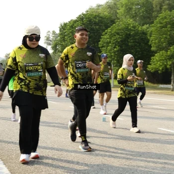 Runner Photo 6987623