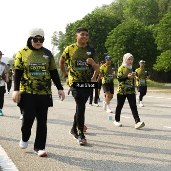 Runner Photo 6987625