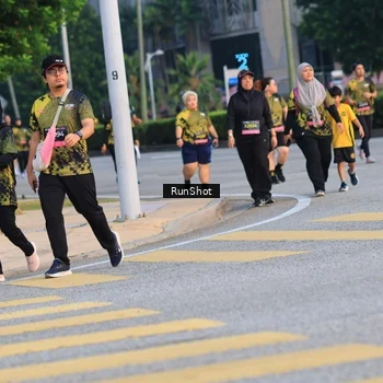 Runner Photo 6987650