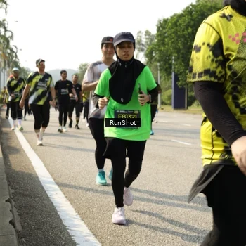 Runner Photo 6987657