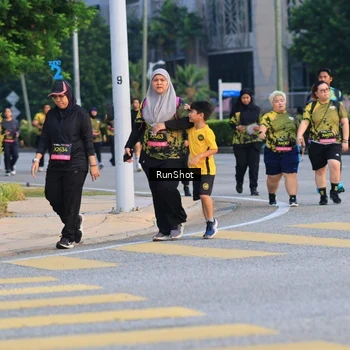 Runner Photo 6987665