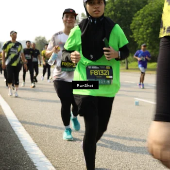 Runner Photo 6987673