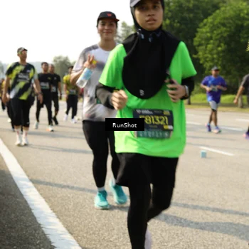 Runner Photo 6987674