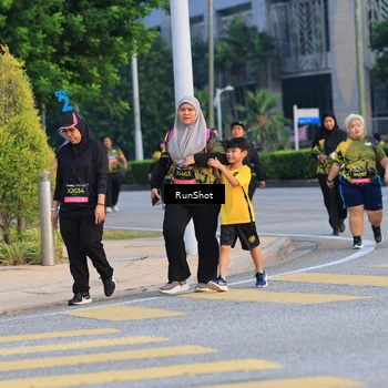 Runner Photo 6987676