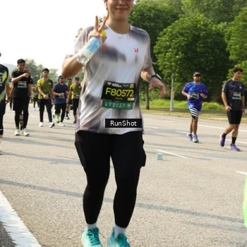 Runner Photo 6987688