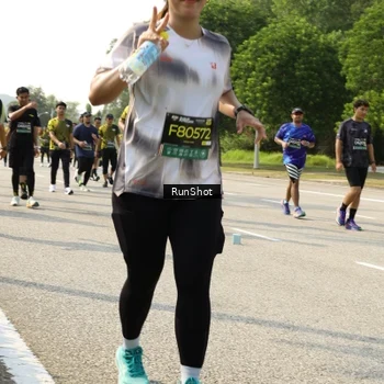 Runner Photo 6987692