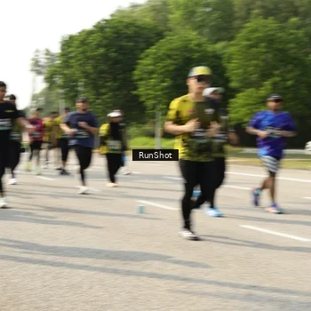 Runner Photo 6987705