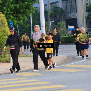 Runner Photo 6987711