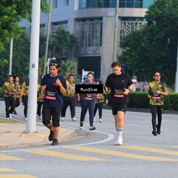 Runner Photo 6987776