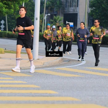 Runner Photo 6987793