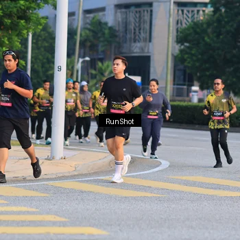 Runner Photo 6987802