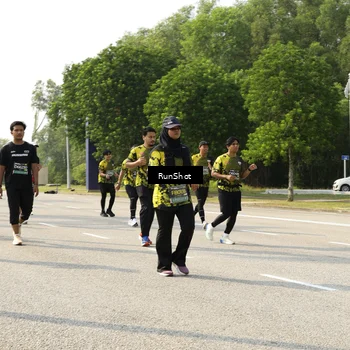 Runner Photo 6987859
