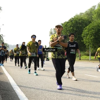 Runner Photo 6987871