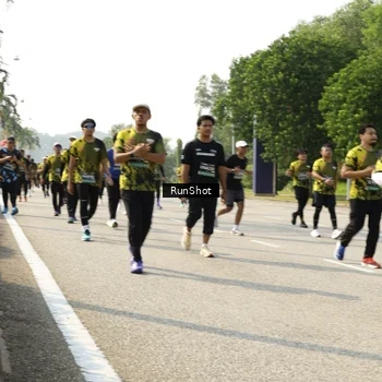 Runner Photo 6987874