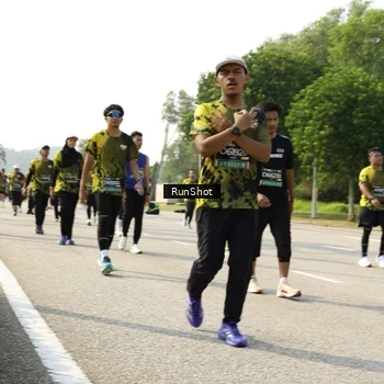 Runner Photo 6987877