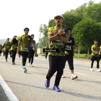 Runner Photo 6987887