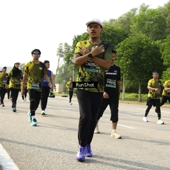 Runner Photo 6987890