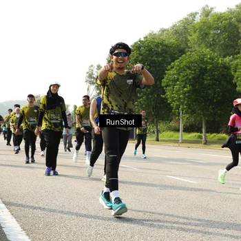 Runner Photo 6987906