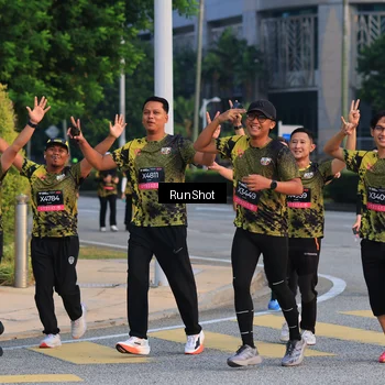 Runner Photo 6988012