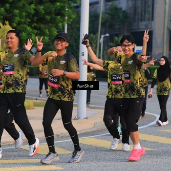 Runner Photo 6988028