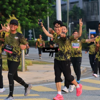 Runner Photo 6988035