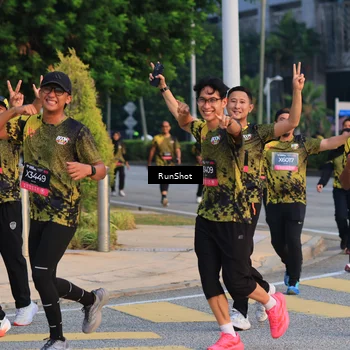 Runner Photo 6988039