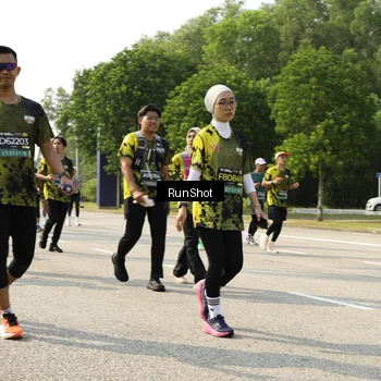 Runner Photo 6988048