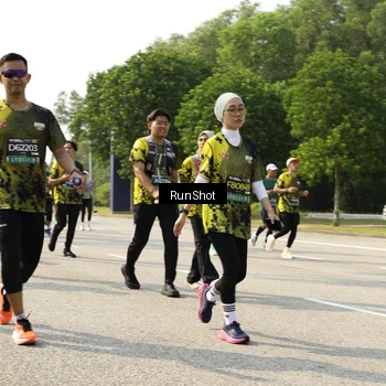 Runner Photo 6988053