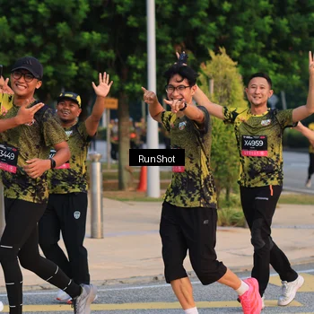 Runner Photo 6988055