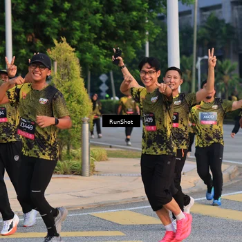 Runner Photo 6988073