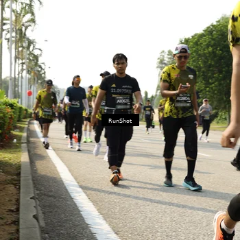 Runner Photo 6988076