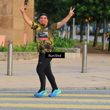 Runner Photo 6988115