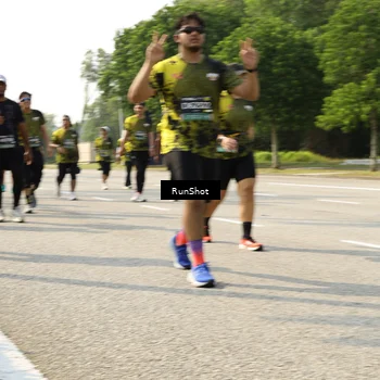 Runner Photo 6988335