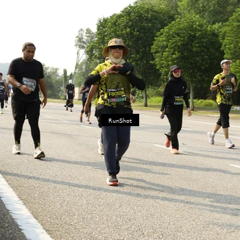 Runner Photo 6988491