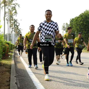 Runner Photo 6988688