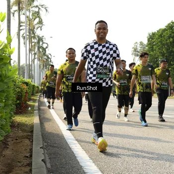 Runner Photo 6988709