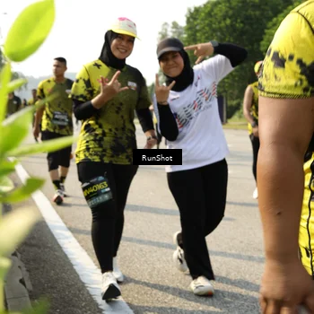 Runner Photo 6988723