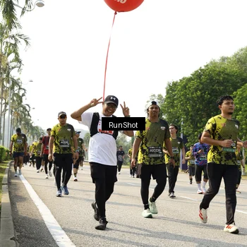 Runner Photo 6988914