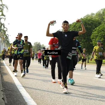 Runner Photo 6989578