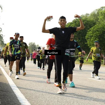 Runner Photo 6989587