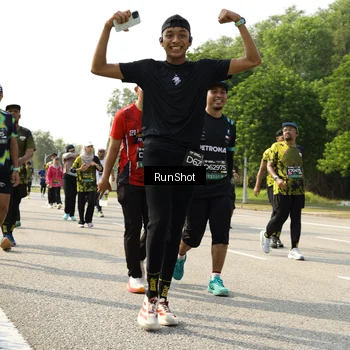 Runner Photo 6989613