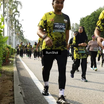 Runner Photo 6989676