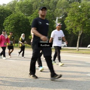 Runner Photo 6989715